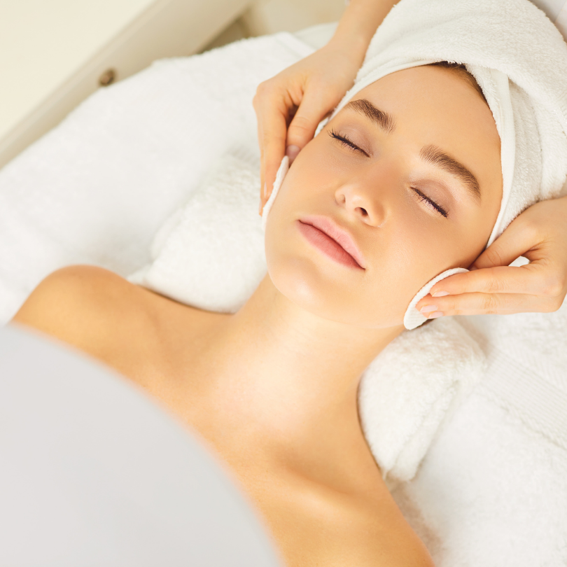 ✨ Signature d’Éclat & d’Excellence ✨
Teint rayonnant, jambes légères, visage sculpté.
90 minutes d’exception sensorielle.
💎 Offre de lancement : 155€ au lieu de 175€ image